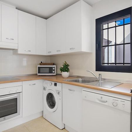 Apartamento De 2 Dormitorios En Playas Del Duque 马尔韦利亚 外观 照片