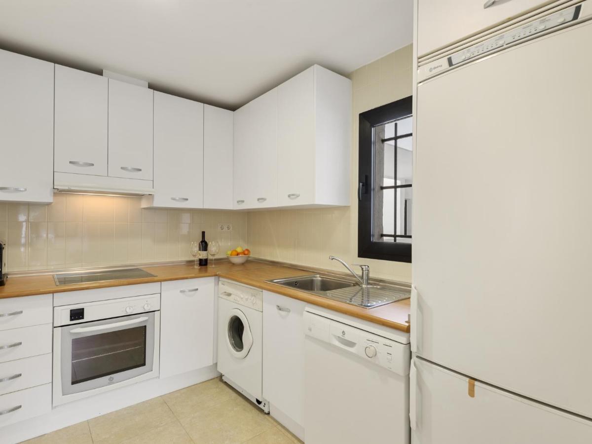 Apartamento De 2 Dormitorios En Playas Del Duque 马尔韦利亚 外观 照片