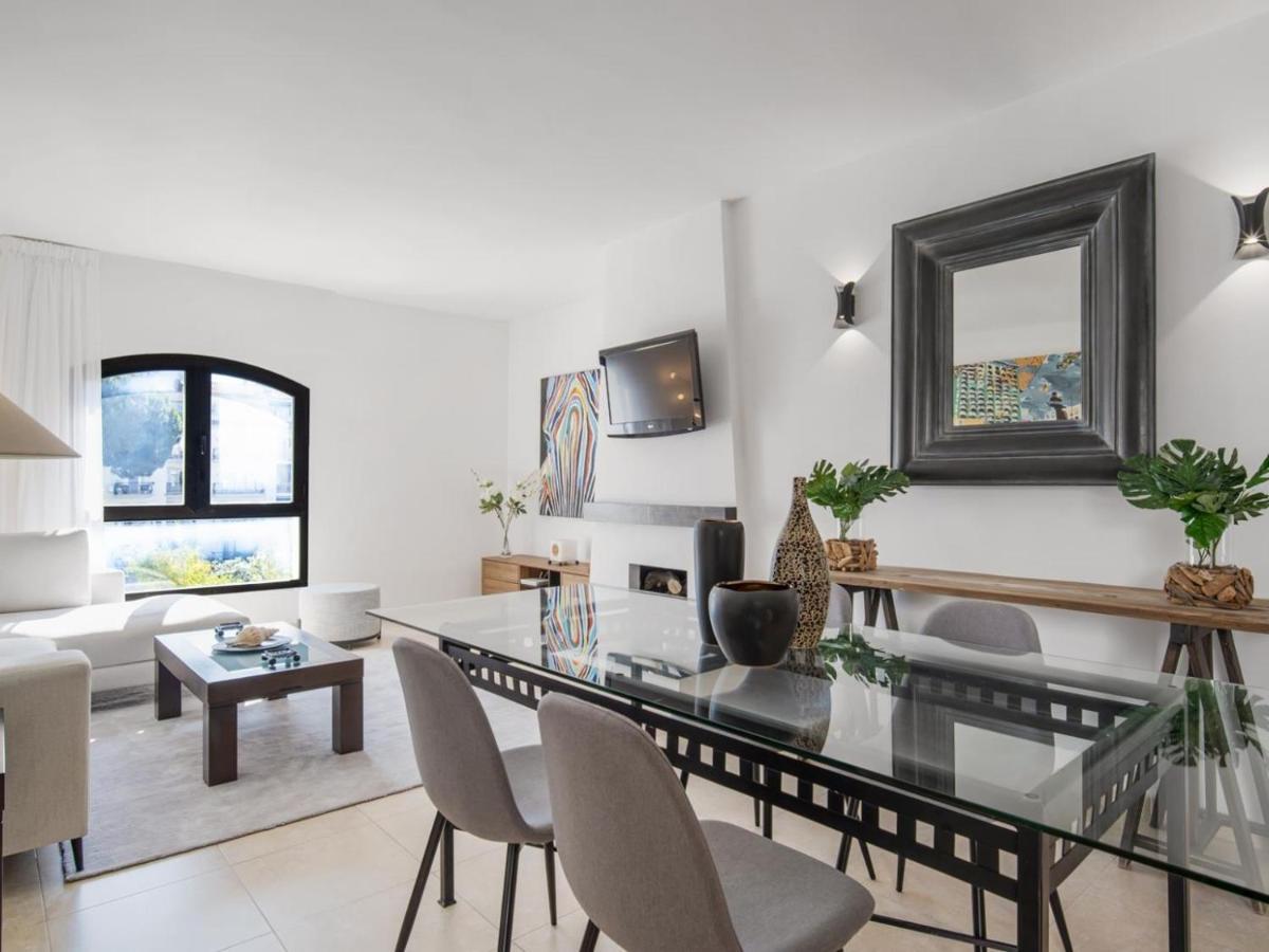 Apartamento De 2 Dormitorios En Playas Del Duque 马尔韦利亚 外观 照片