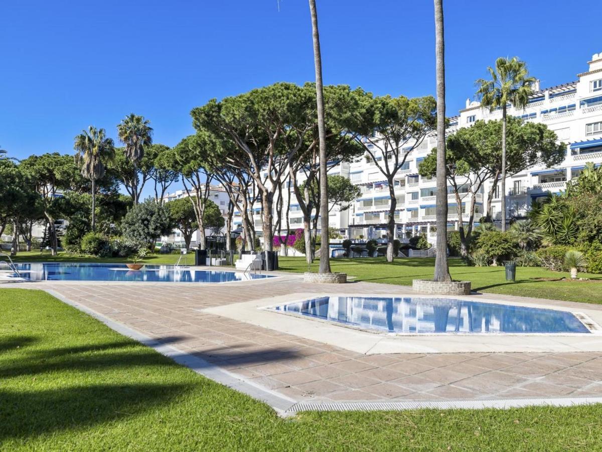 Apartamento De 2 Dormitorios En Playas Del Duque 马尔韦利亚 外观 照片