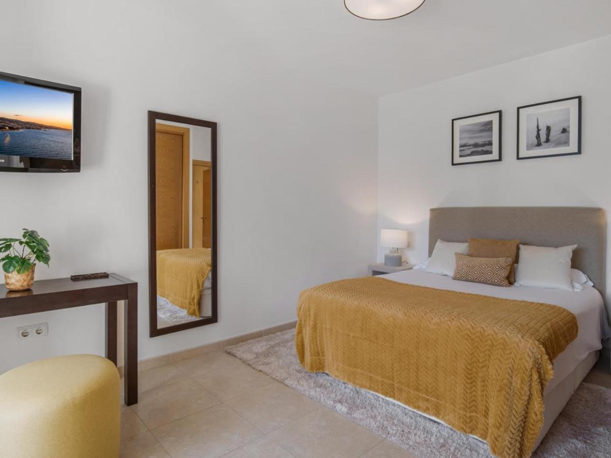 Apartamento De 2 Dormitorios En Playas Del Duque 马尔韦利亚 外观 照片