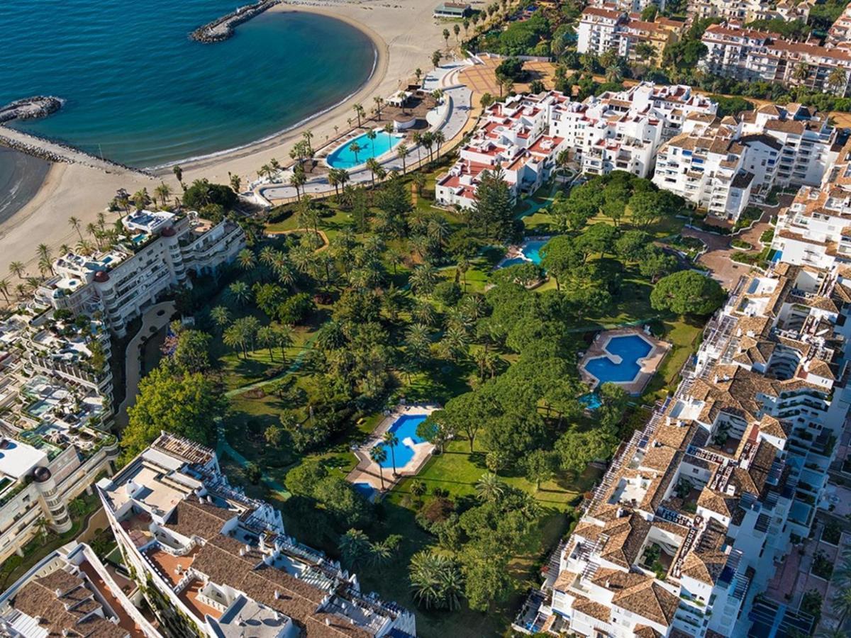 Apartamento De 2 Dormitorios En Playas Del Duque 马尔韦利亚 外观 照片