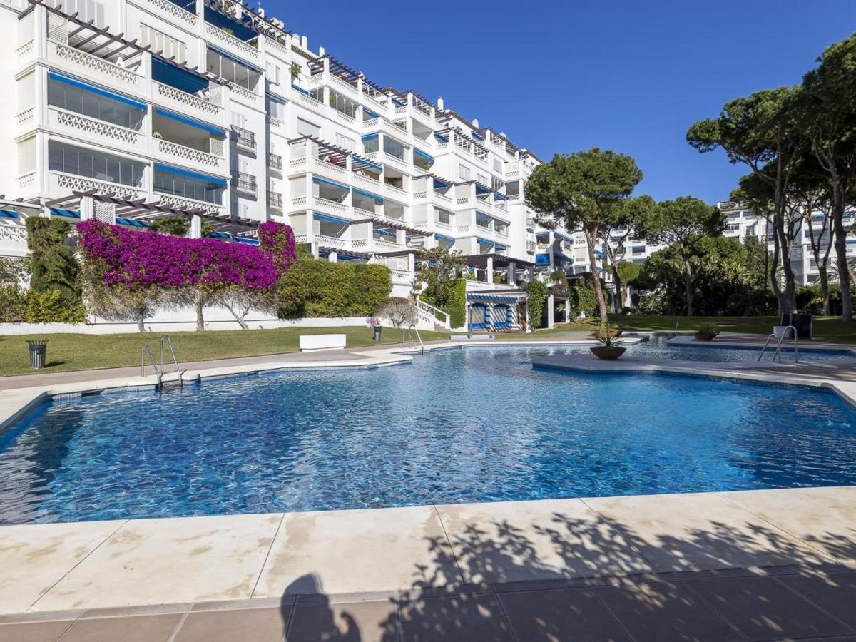 Apartamento De 2 Dormitorios En Playas Del Duque 马尔韦利亚 外观 照片