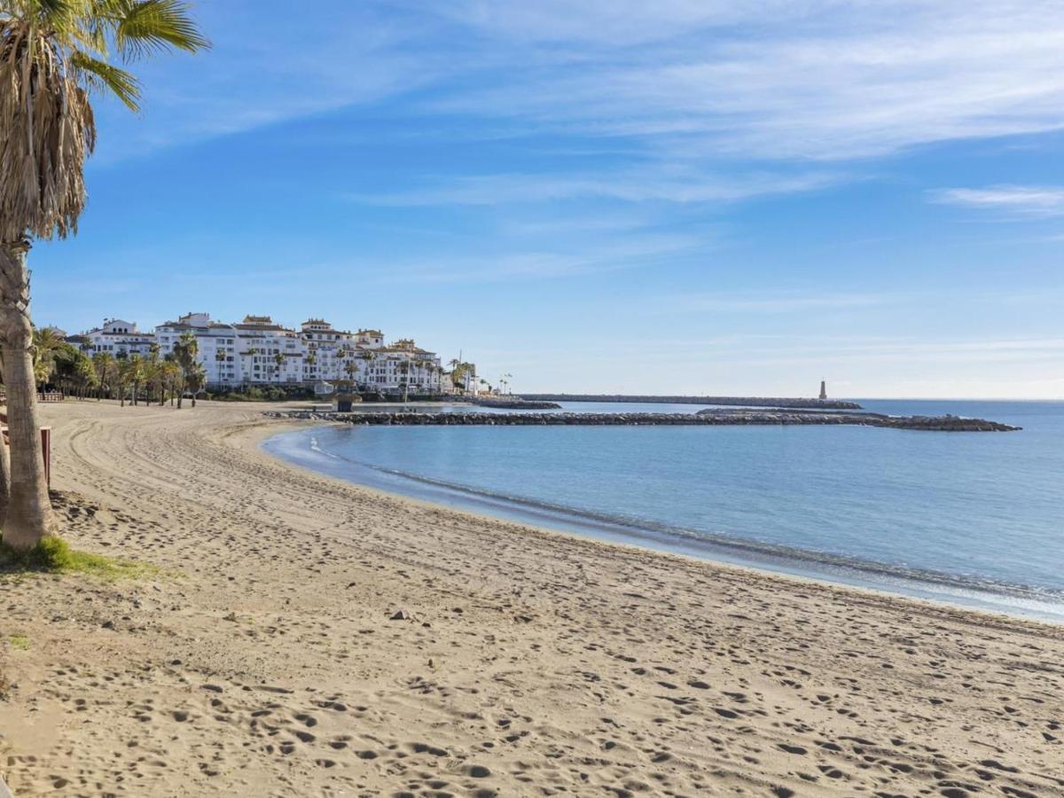 Apartamento De 2 Dormitorios En Playas Del Duque 马尔韦利亚 外观 照片