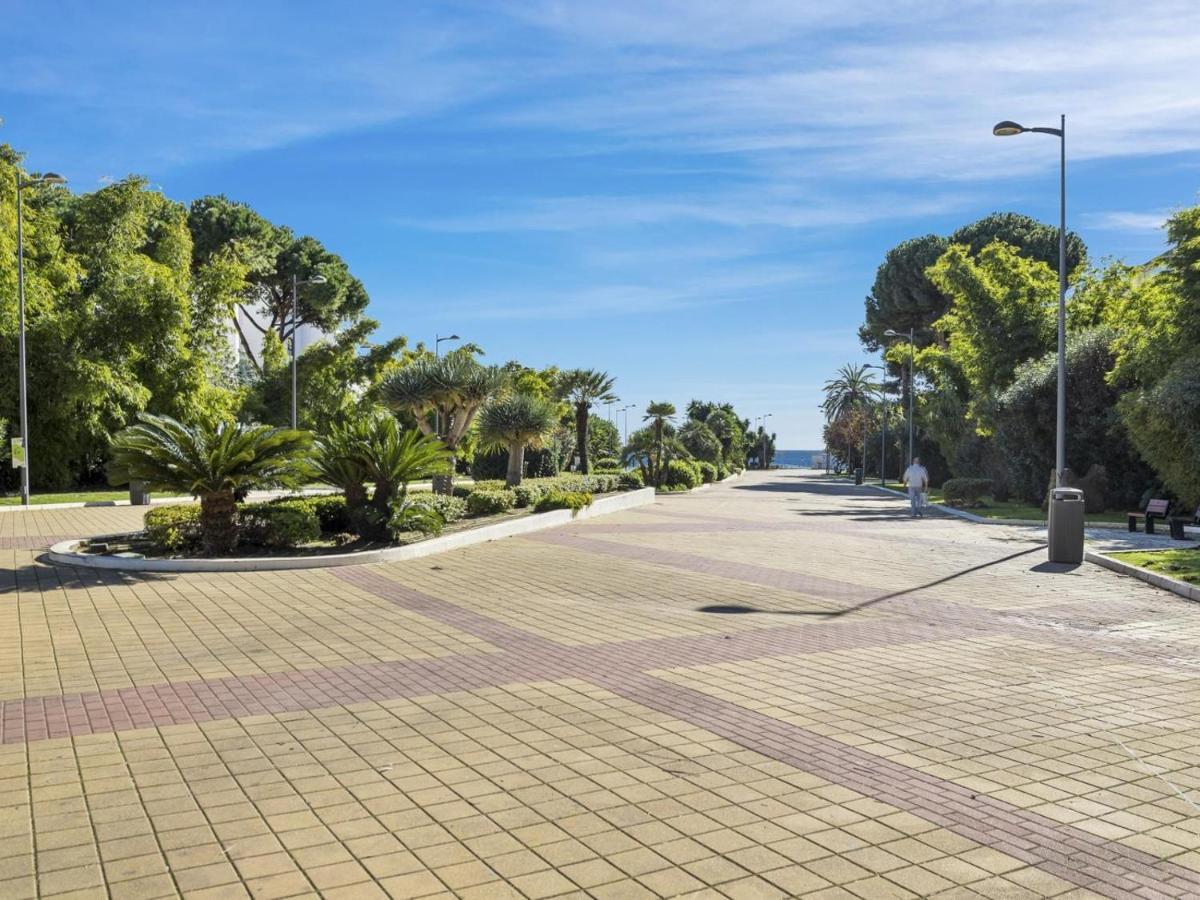 Apartamento De 2 Dormitorios En Playas Del Duque 马尔韦利亚 外观 照片