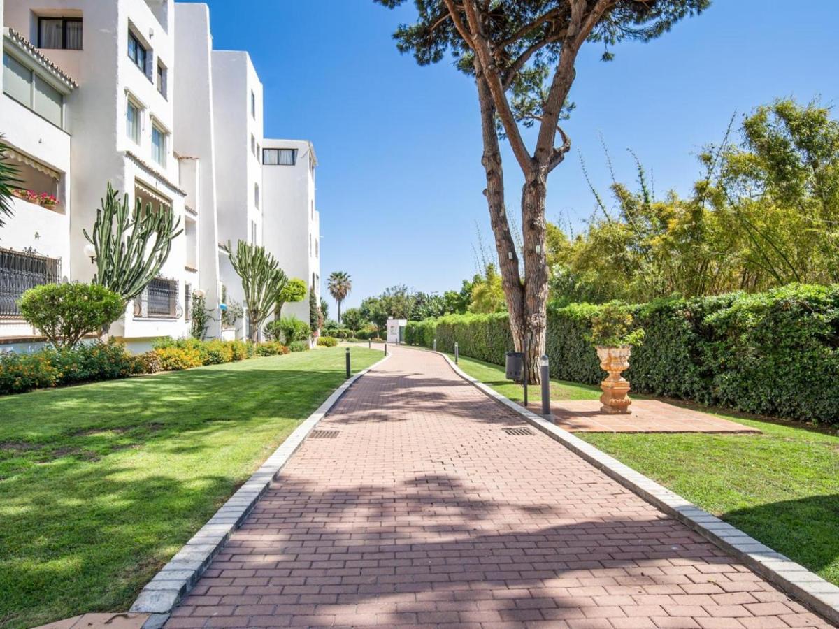Apartamento De 2 Dormitorios En Playas Del Duque 马尔韦利亚 外观 照片
